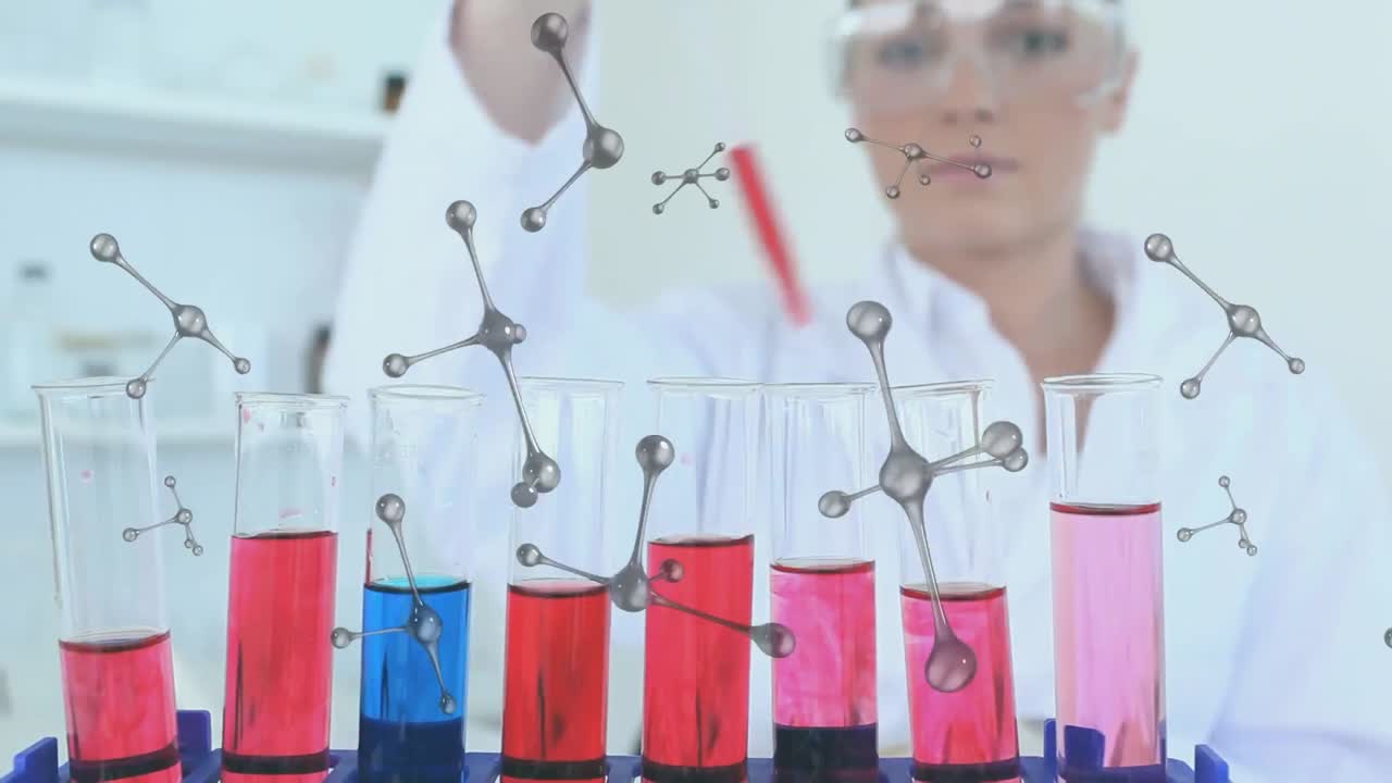 animación de moléculas sobre una científica caucásica con tubos de ensayo de laboratorio