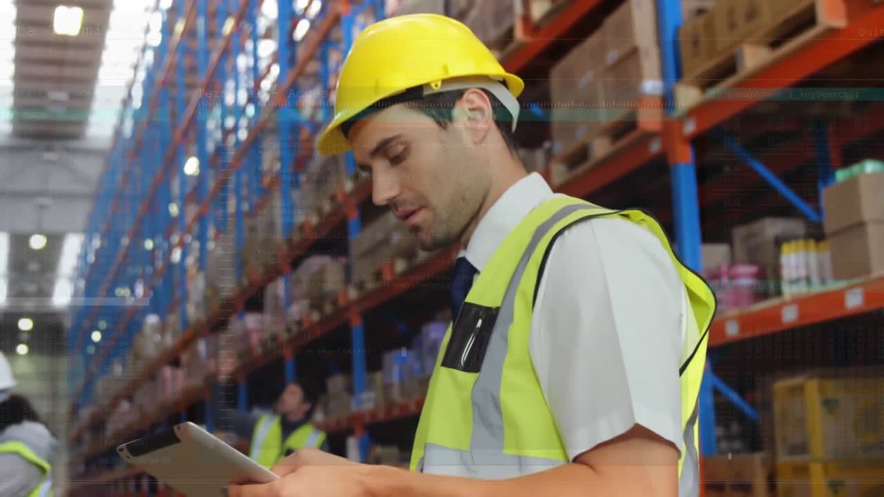 animación del procesamiento de datos sobre un trabajador de almacén masculino