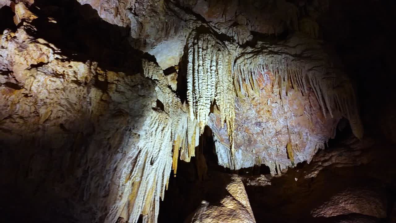 La Grotta Ngilgi si trova a Yallingup, Australia Occidentale.