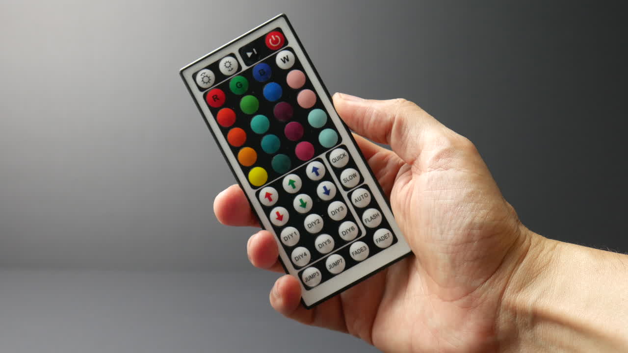 손에 리모콘, 손가락, 팔, 인간의 몸, 몸짓, 기술, tv, 교육