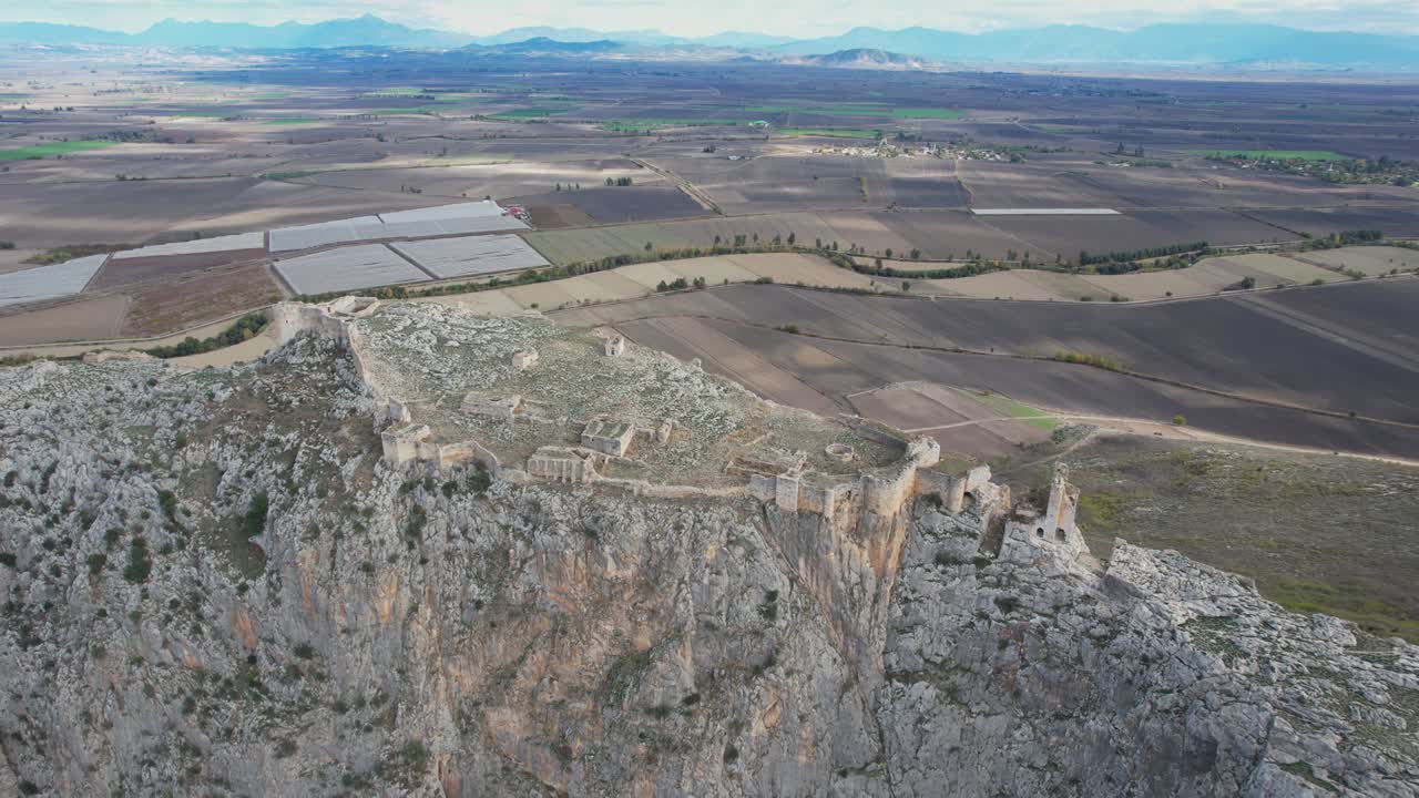 역사적인 고대 도시 아나바르자 (anavarza) 는 터키 아다나에 있는 고대 도시이다.