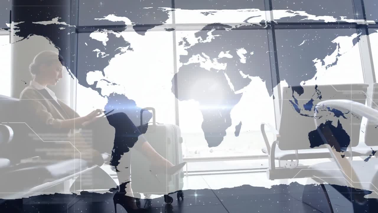 세계 지도와 공항 라운지에서 여성 승객에 대한 데이터 처리 애니메이션