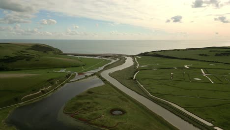 Seven-Sisters-National-Park,-Cuckmere-River-Drohnenblick