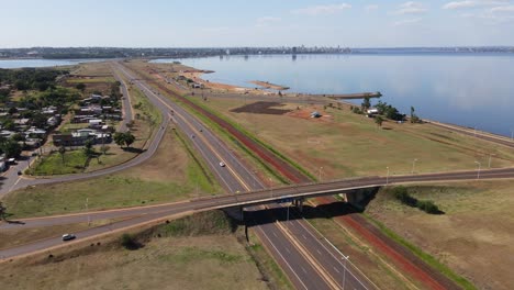 Panorama-Luftaufnahme-Der-Stadt-Posadas,-Misiones,-Argentinien