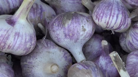 Knoblauch-Ist-In-Der-Nahöstlichen-Und-Arabischen-Küche-Unverzichtbar,-Da-Er-In-Vielen-Lebensmitteln-Enthalten-Ist