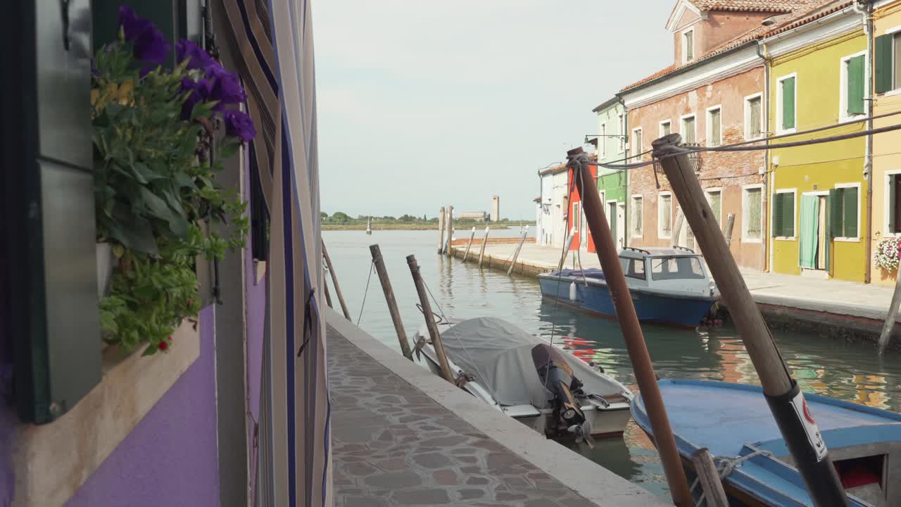 hermosos edificios coloridos de burano, venecia