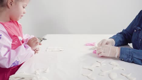 hacer cola de sirena con arcilla de modelado