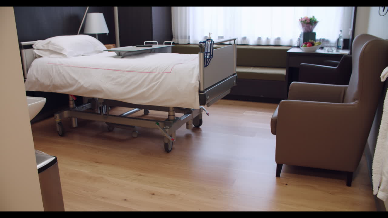 habitación de paciente vacía en un hospital moderno