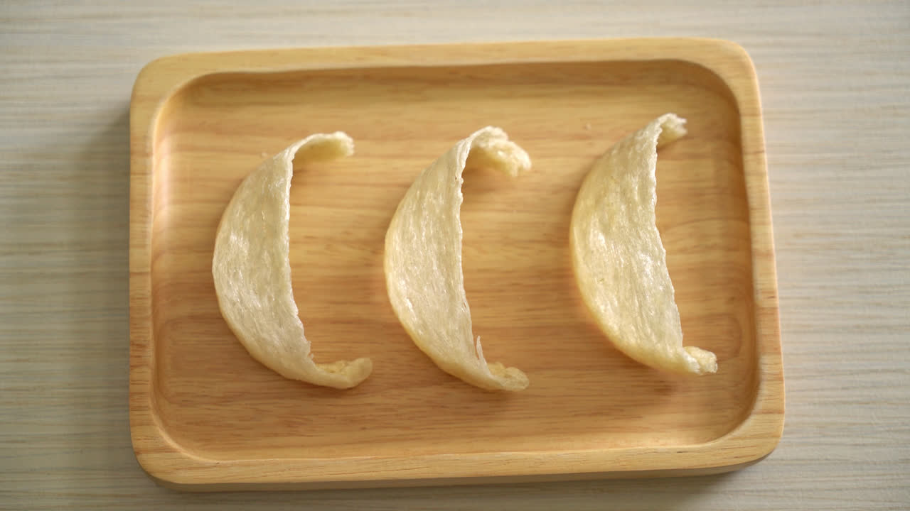 신선한 식용 새 둥지 또는 제비 둥지 원료 요리 건강에 좋은 비싼 음식 - 건강 식품