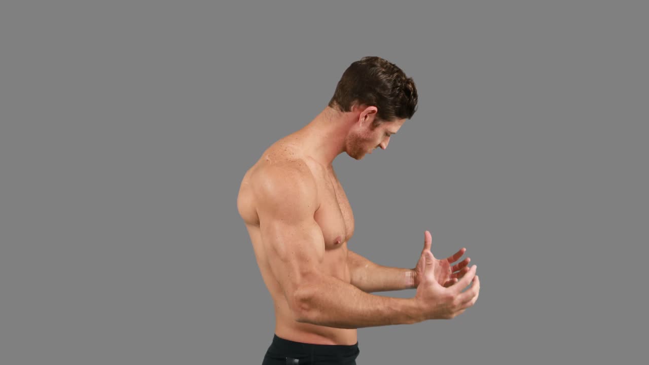 근육 을  ⁇ 는 근육 을 가진 사람