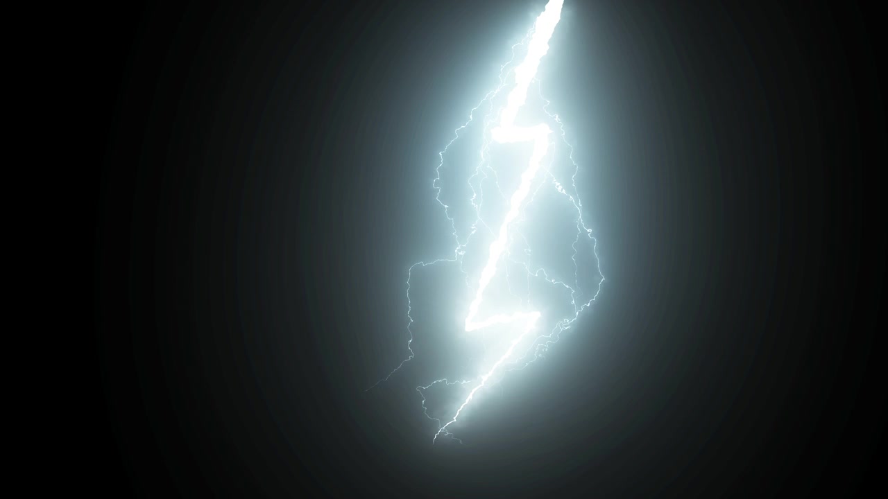Elektrisk lynnedslag, der slår ned og glimter på sort baggrund