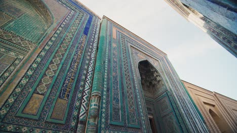 cidade de samarcanda shahi zinda mausoleus arquitetura islâmica mosaicos de cerâmica 40 de 51