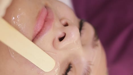 facial waxing treatment