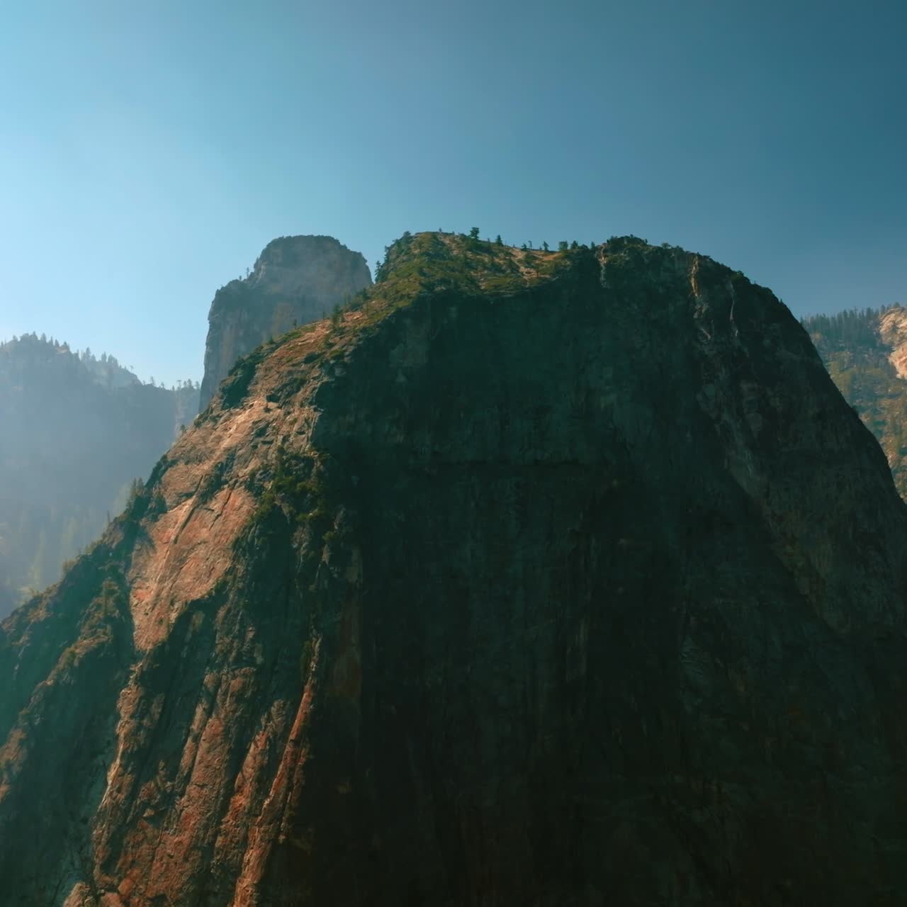 Paesaggi panoramici di roccia americani. Parco nazionale di Yosemite.