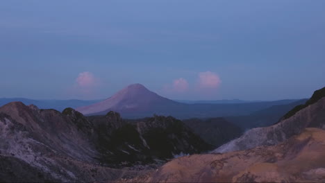 volcán justo antes de la erupción en la madrugada