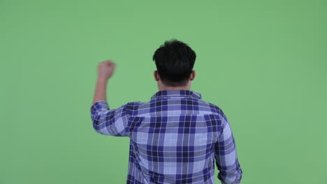 joven, guapo y con sobrepeso, hombre hipster asiático
