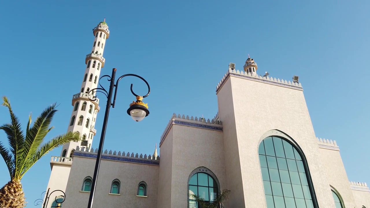 Mesquita Al-Kawthar vista de fora, na província de Blida, Argélia