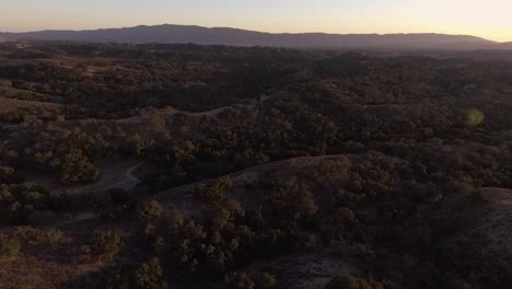 Weite-Kalifornische-Landschaft-Während-Des-Sonnenuntergangs