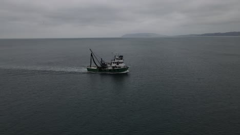 boat dibble on sea