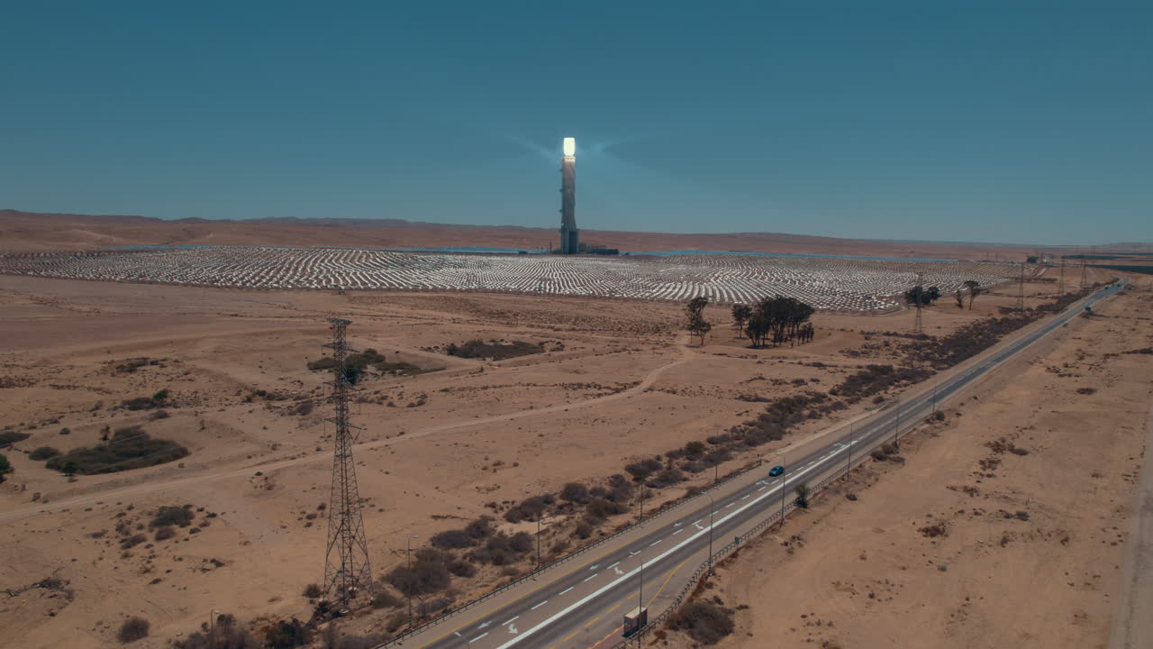 Centrale solare nel deserto del Negev, Israele, Centrale elettrica di Ashalim - ripresa con drone