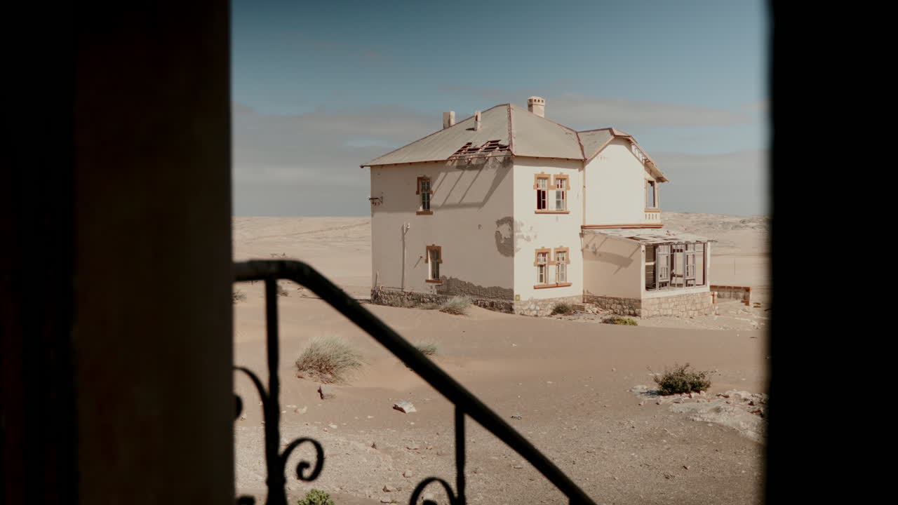 사막에 있는 버려진 집