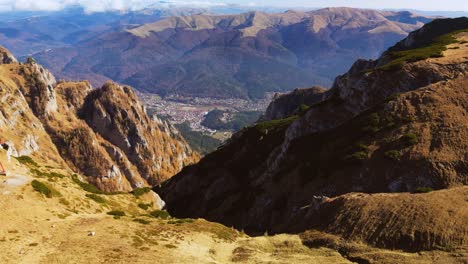 Condado-De-Prahova,-En-El-Centro-De-Rumania-Rumania-Central-Escénico-Paisaje-De-Montañas-Aéreas