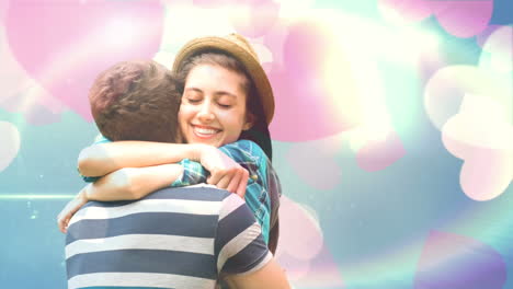 una linda pareja abrazándose
