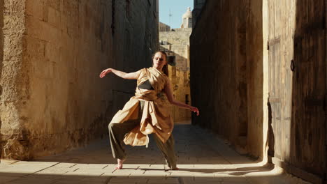 contemporary dancing girl on the street