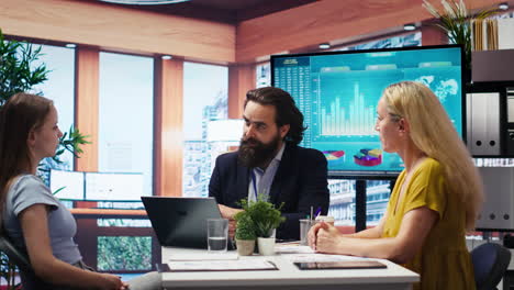 consultant crafts customized economic strategies based on customers goals
