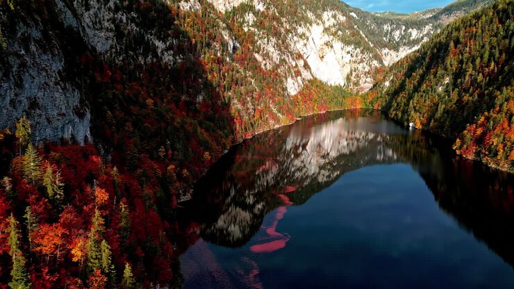 Lago Toplitz ripreso da drone