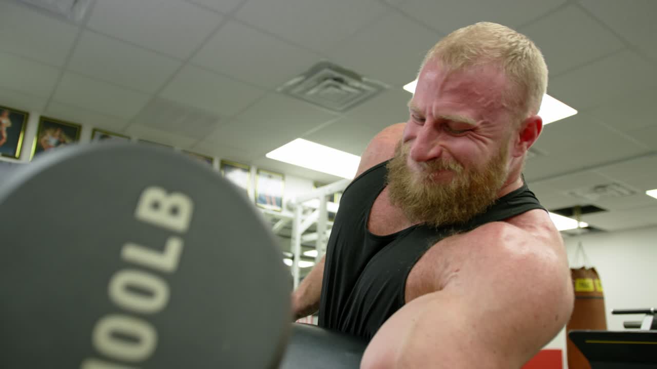 Physical and muscle weight training for body building workout