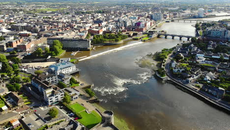 vista aérea de la ciudad de limerick, república de irlanda