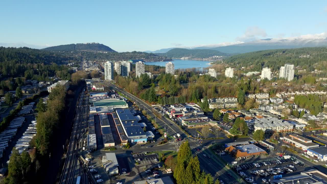 la ensenada de burrard vista desde port moody en la columbia británica, canadá