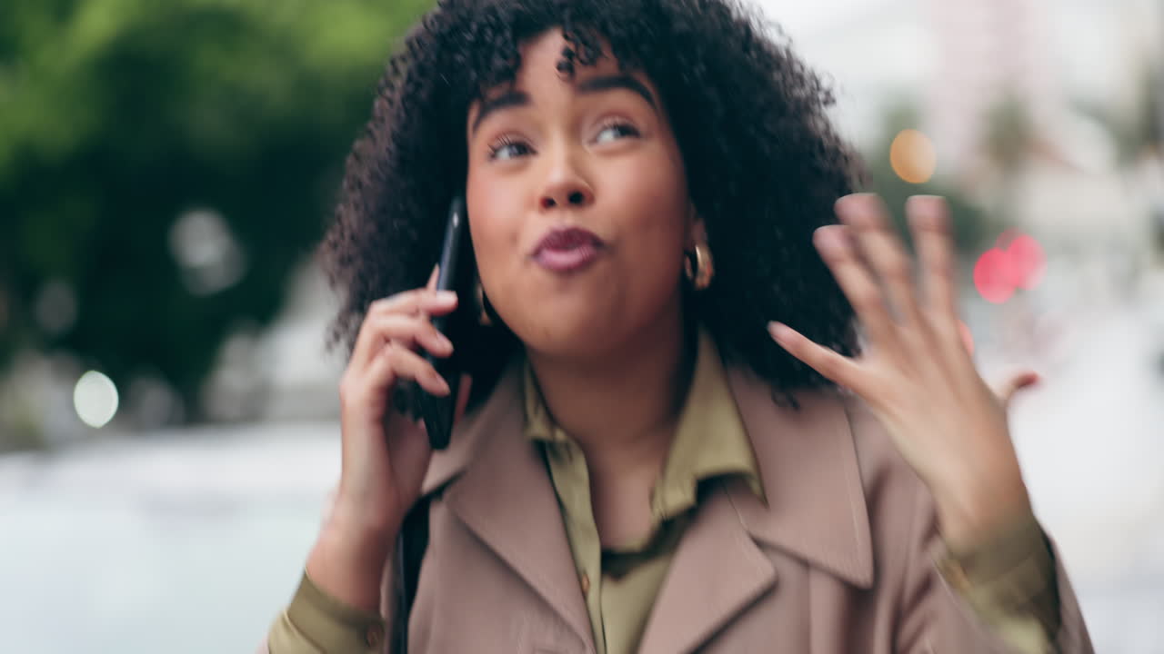 Phone call, yes and good news with a woman