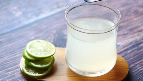agua de cal refrescante