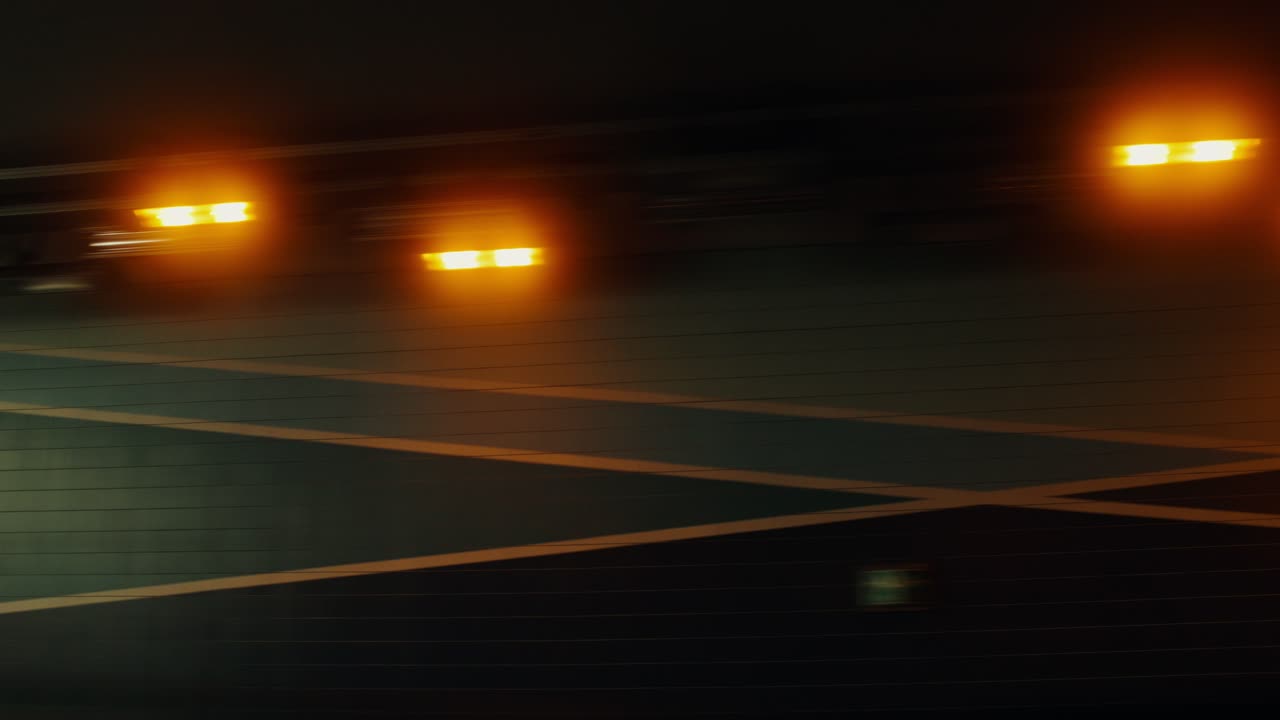 interior del túnel por la noche