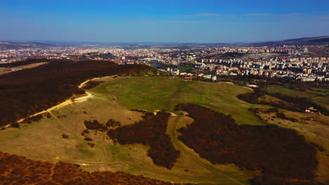 Toma-Aérea-Toma-De-Establecimiento-De-Cluj-napoca