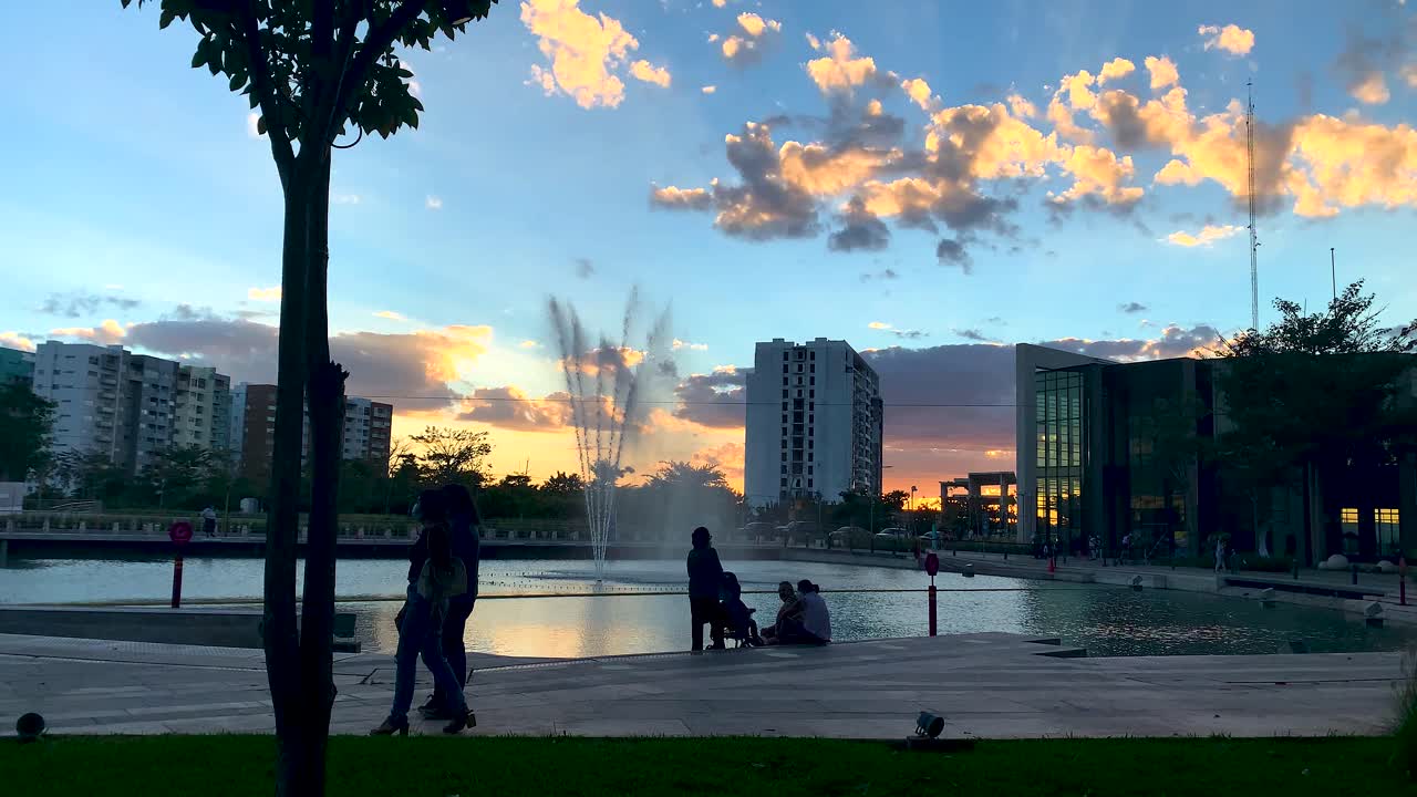 Sunset Timelapse with a beautiful fountain in yucatan