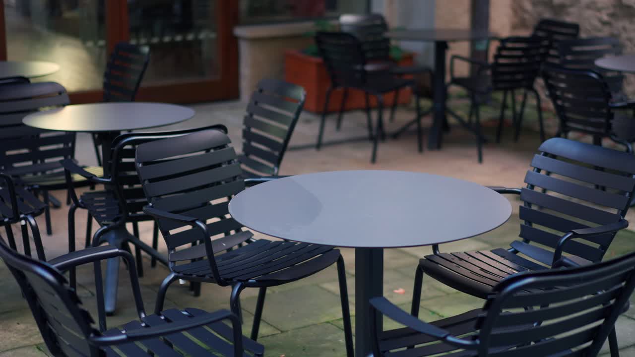 Esterni di ristorante vuoto