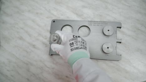 inspección de control de calidad del calibre metálico