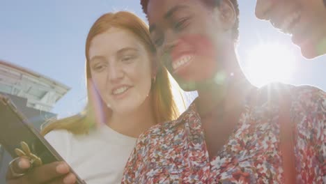 Young-adult-female-friends-hanging-out-together