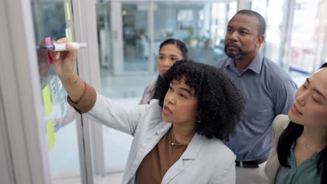 Gente-De-Negocios,-Trabajo-En-Equipo-O-Mujer-Escribiendo