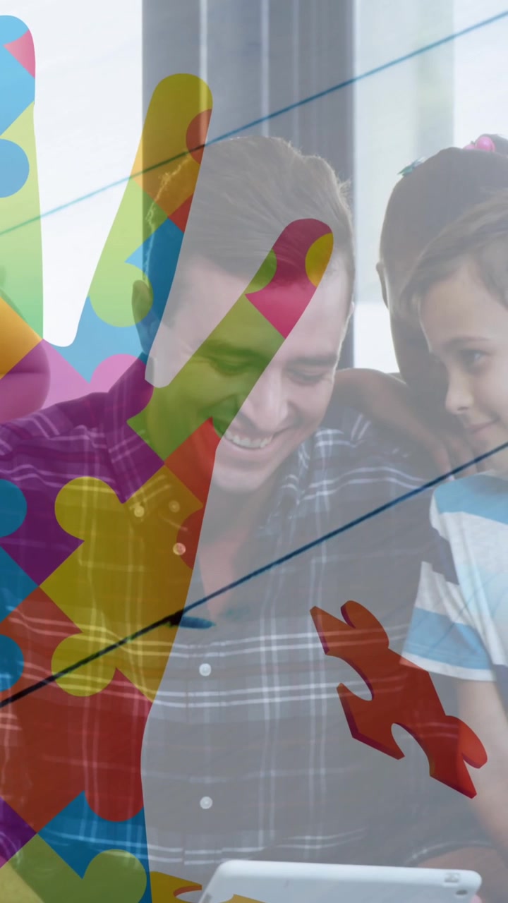 Animazione di una mano colorata sopra bambini e un uomo che usano dispositivi elettronici