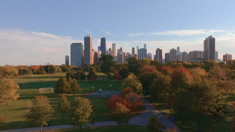 Cancha-De-Baloncesto-Del-Parque-Lincoln-De-Chicago-Tiro-Panorámico-Aéreo