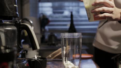 Making-A-Great-Creamy-Homemade-Smoothie---Close-Up-Shot