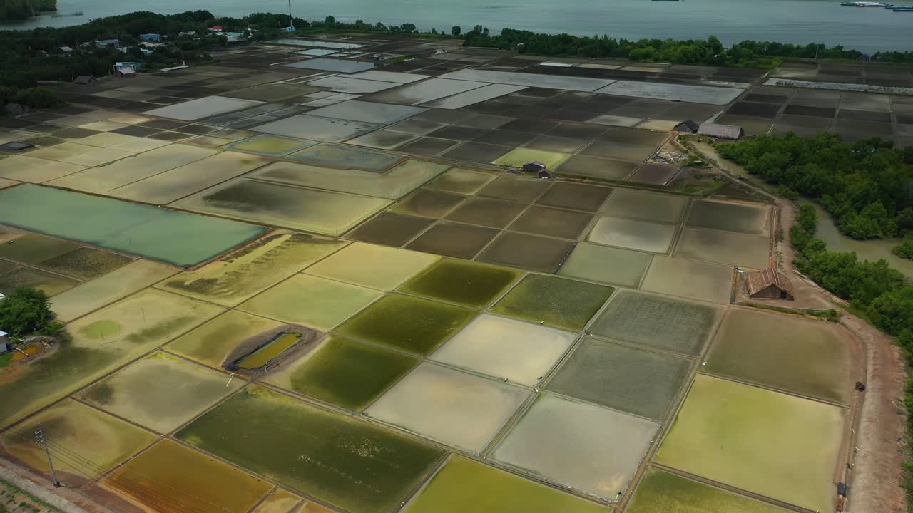 vista panorámica aérea de los campos de sal de can gio vietnam