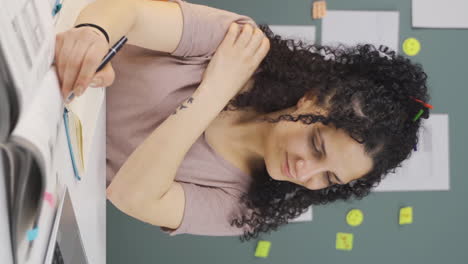 Vertical-video-of-The-body-of-the-Female-student-with-allergies-is-itchy.