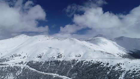 Storm-brewing-over-the-peaks-on-Loveland-Pass,-Colorado