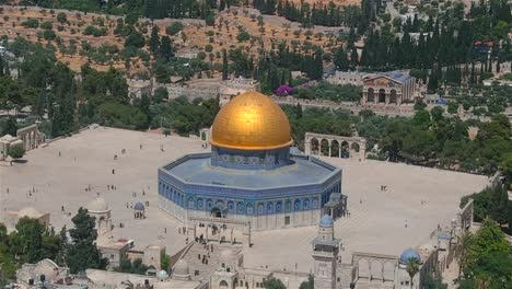 la mezquita de al-aqsa y los tejados de la ciudad vieja, vista aérea