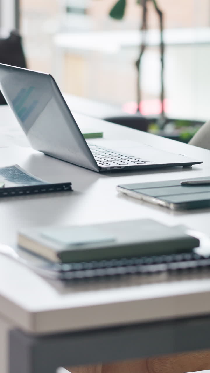 Laptop e notebook sulla scrivania